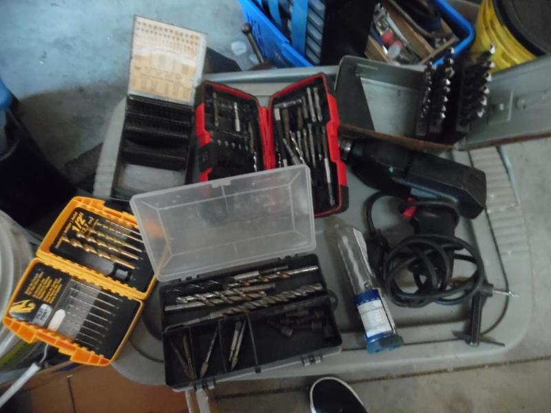 lot 10 image: Drill Bits and Drivers