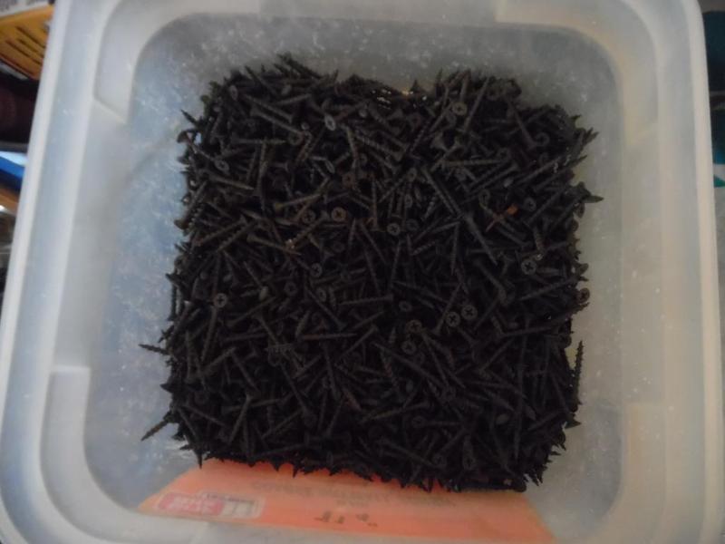 lot 15 image: Drywall Screws