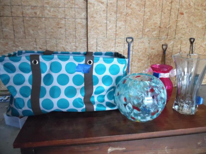lot 32 image: Glass Vases