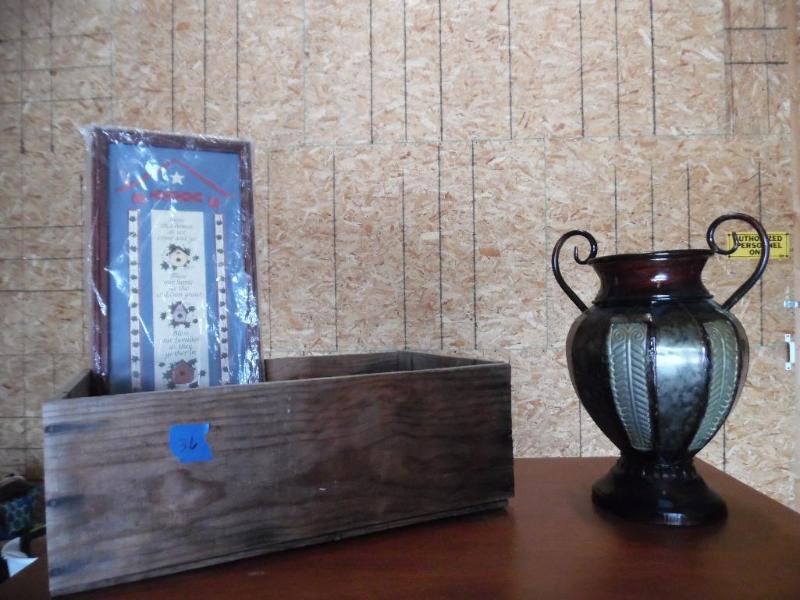 lot 36 image: Home Decor