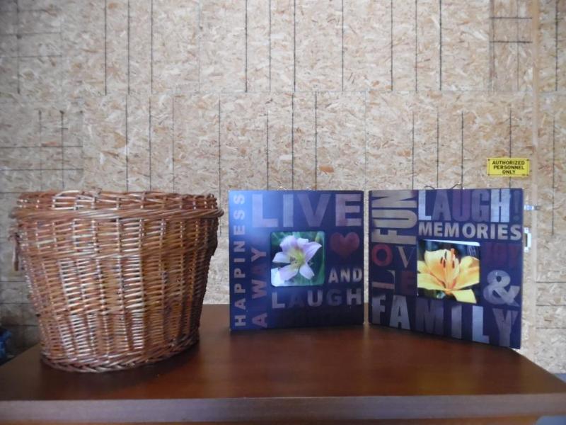 lot 40 image: Basket and Pictures