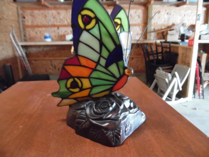 lot 42 image: Colorful Butterfly Lamp