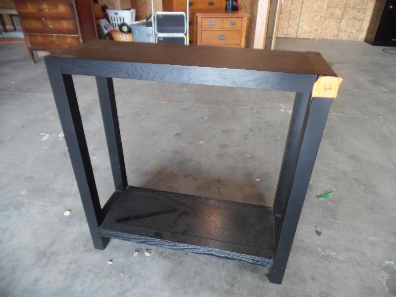 lot 52 image: Small Shelf