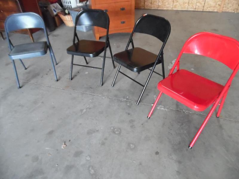 lot 54 image: Folding Chairs