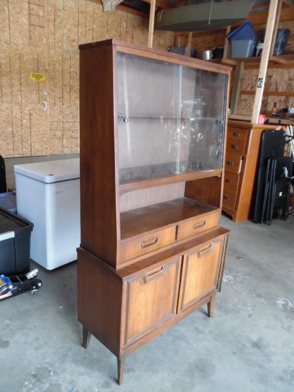 lot 57 image: Vintage Wooden Hutch