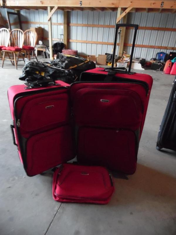 lot 63 image: Luggage