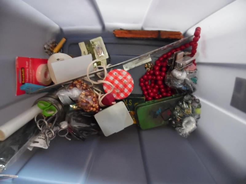 lot 72 image: Craft Supplies