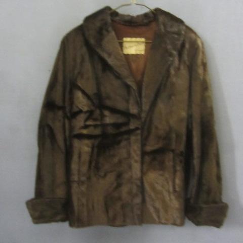 lot 11 image: Petters Fur Coat