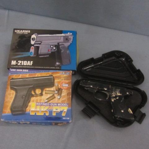 lot 134 image: Air Soft Pistols, Flare gun