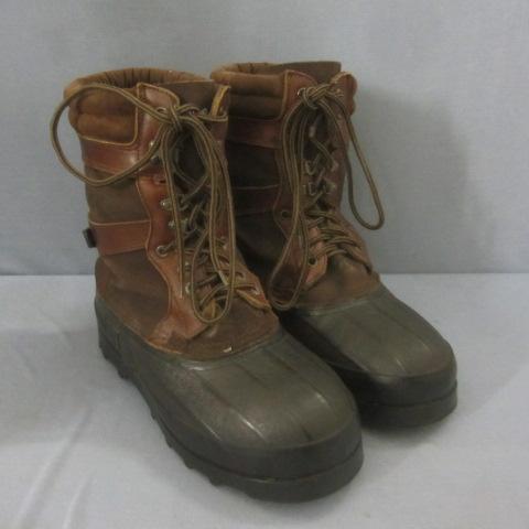 lot 146 image: Itasca Alaskan Pac Boots