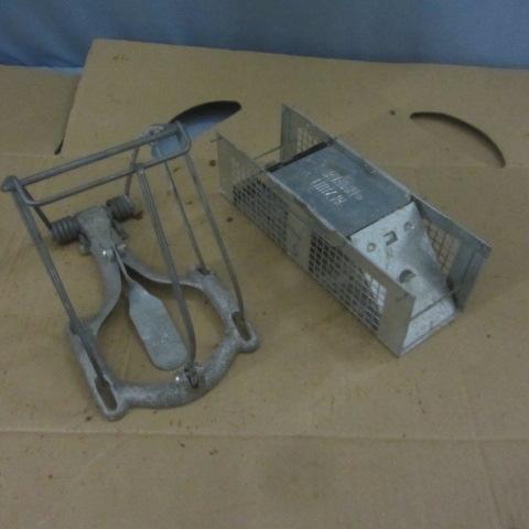 lot 154 image: Nash Mole, Havahart Traps