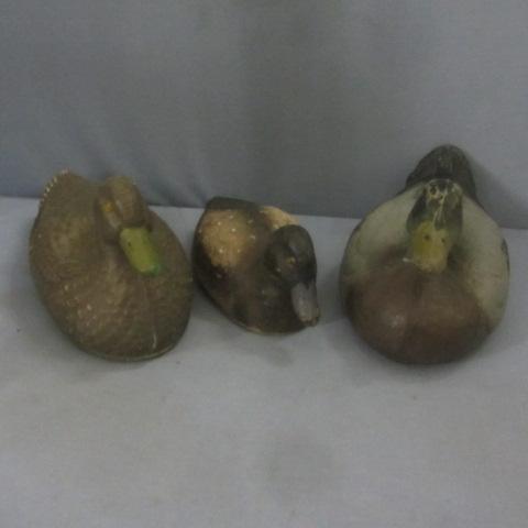 lot 160 image: Vintage Paper Mache Decoys