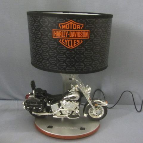 lot 184 image: HD Table Lamp