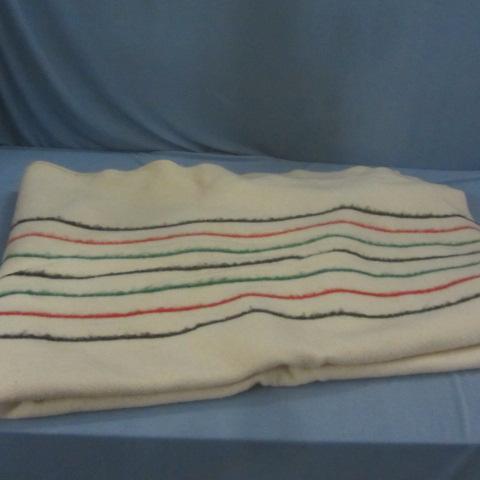 lot 255 image: Pendleton Yellowstone Blanket
