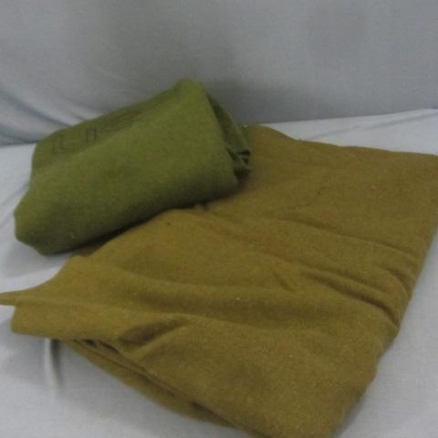 lot 256 image: Army Blankets