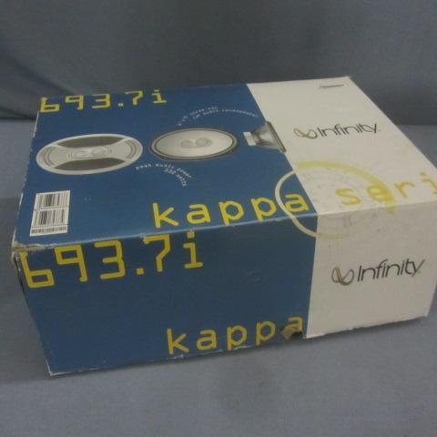 lot 270 image: Car Speakers