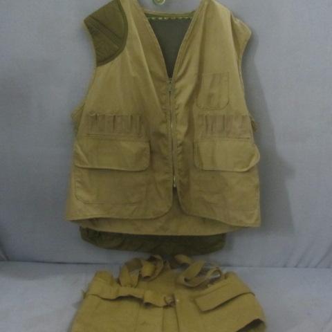 lot 30 image: Saf-T-Bak Hunting Vests