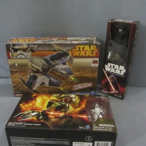 lot 325 image: Star Wars Action Figures