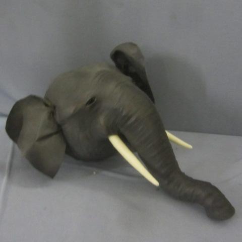 lot 5 image: Elephant Head Sculpture