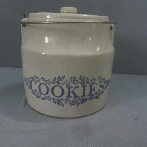 lot 54 image: Monmouth Cookie Jar