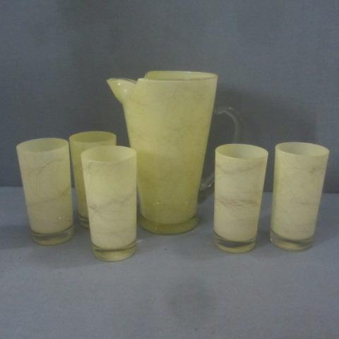 lot 79 image: Retro Lemonade Set