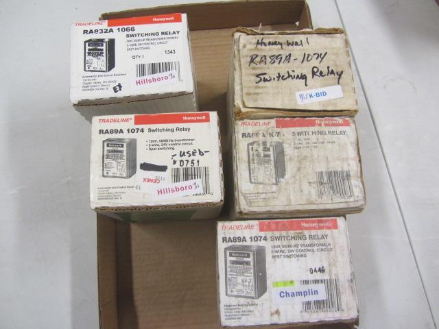 lot 160 image: Switching Relays