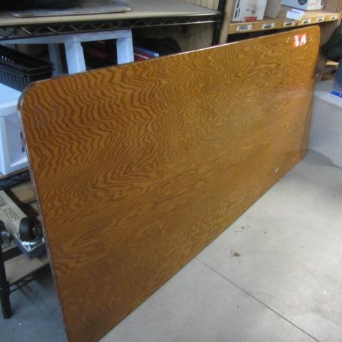 lot 21 image: Wooden Table