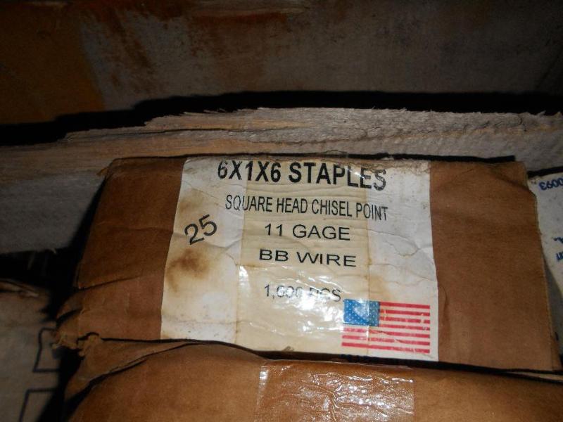 lot 10 image: 2000 Sod Staples. 11 GA. 6.