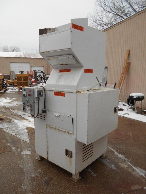 lot 6 image: Industrial Aluminum Can Chipper  Shredder.