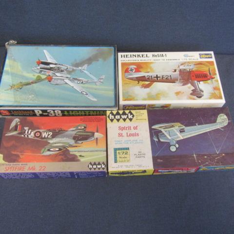 lot 108 image: Vintage Plastic Airplane Kits