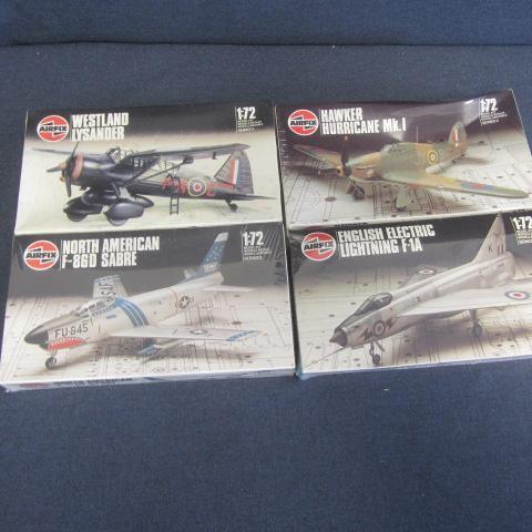 lot 116 image: Vintage Plastic Airplane Kits