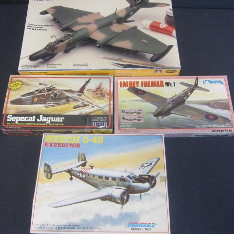 lot 118 image: Vintage Plastic Airplane Kits