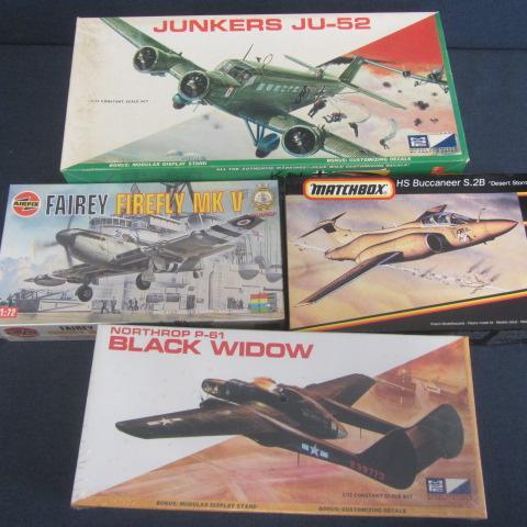 lot 130 image: Vintage Plastic Airplane Kits