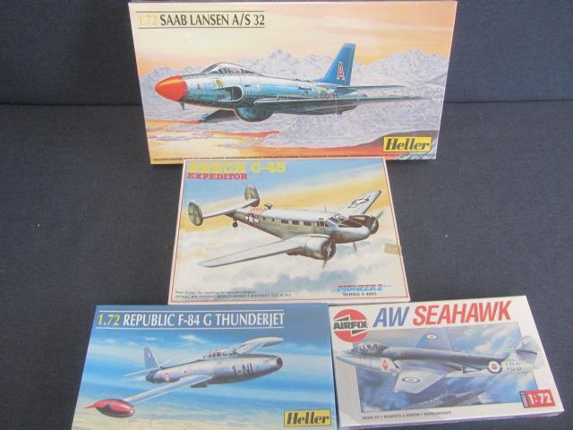 lot 147 image: Vintage Plastic Airplane Kits