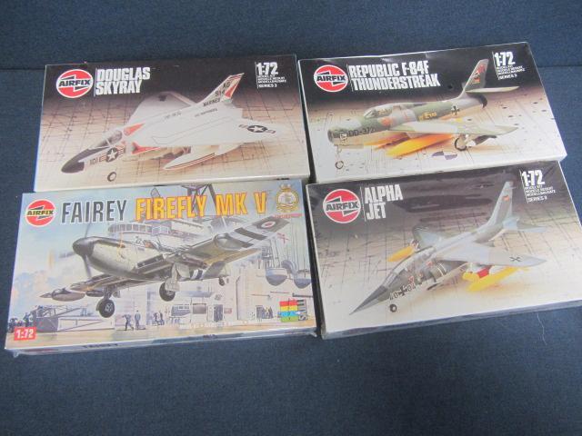 lot 151 image: Vintage Plastic Airplane Kits