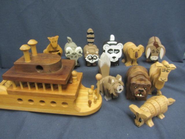 lot 176 image: Hand Crafted Noahs Ark, Animals