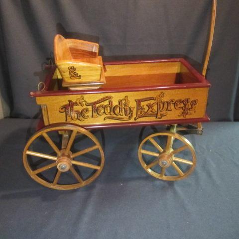 lot 72 image: Teddy Express Wood Wagon
