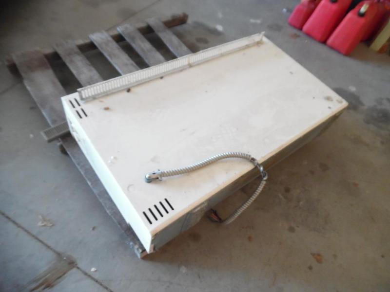 lot 5 image: Electric Brick Storage Heater