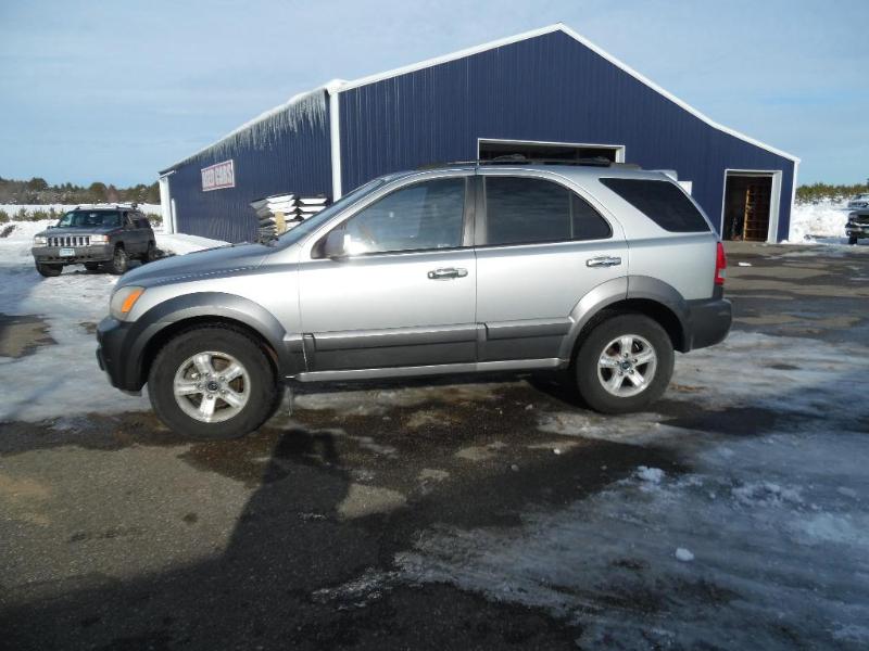 lot 1 image: 2003 Kia Sorento 4x4