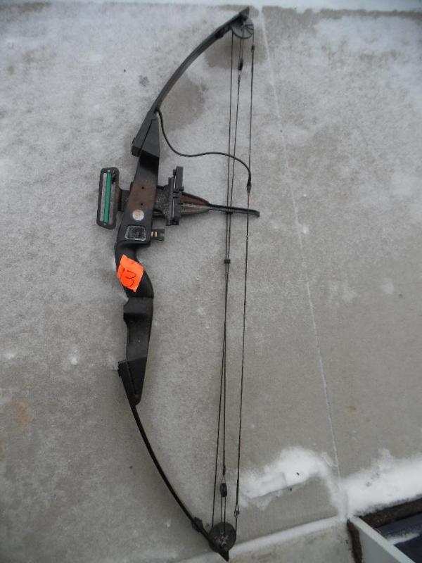 lot 13 image: Compound Bow