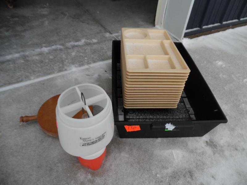 lot 16 image: Camping Lantern and Eating Trays