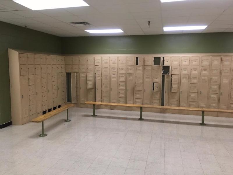 lot 5 image: School Gym Lockers