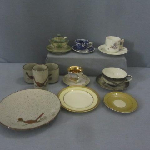 lot 10 image: Tea Cups, Road Runner Pottery