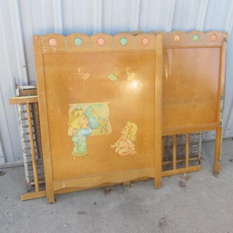 lot 101 image: Vintage Maple Crib