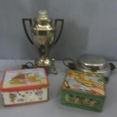 lot 115 image: Coffee & Waffle Maker Metal Lunch Boxes