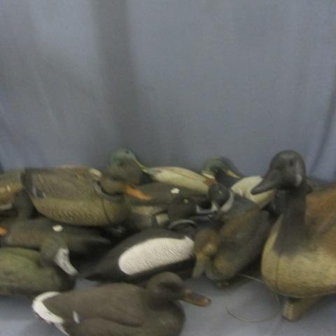 lot 117 image: Duck Decoys
