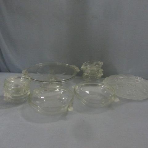 lot 17 image: Fancy Berry Set, Cake Stand, Cookie Tray
