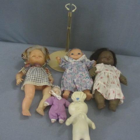 lot 24 image: Dolls, Pillsbury Dough Boy