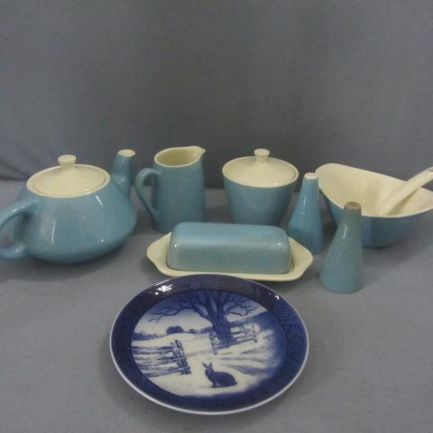lot 30 image: Royal Copenhagen, Blue & White Serving Set