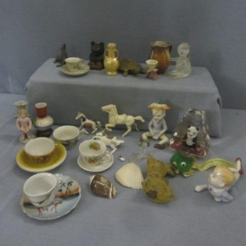lot 38 image: Miniatures, Animals, Cups, Saucers